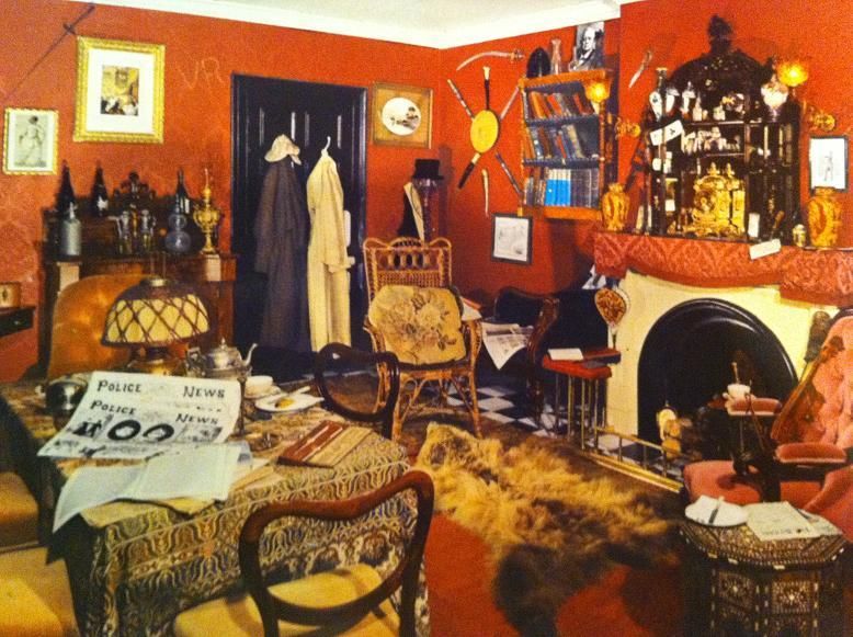Reproduktion des Wohnzimmers in der 221b Baker Street im Maison Rouge